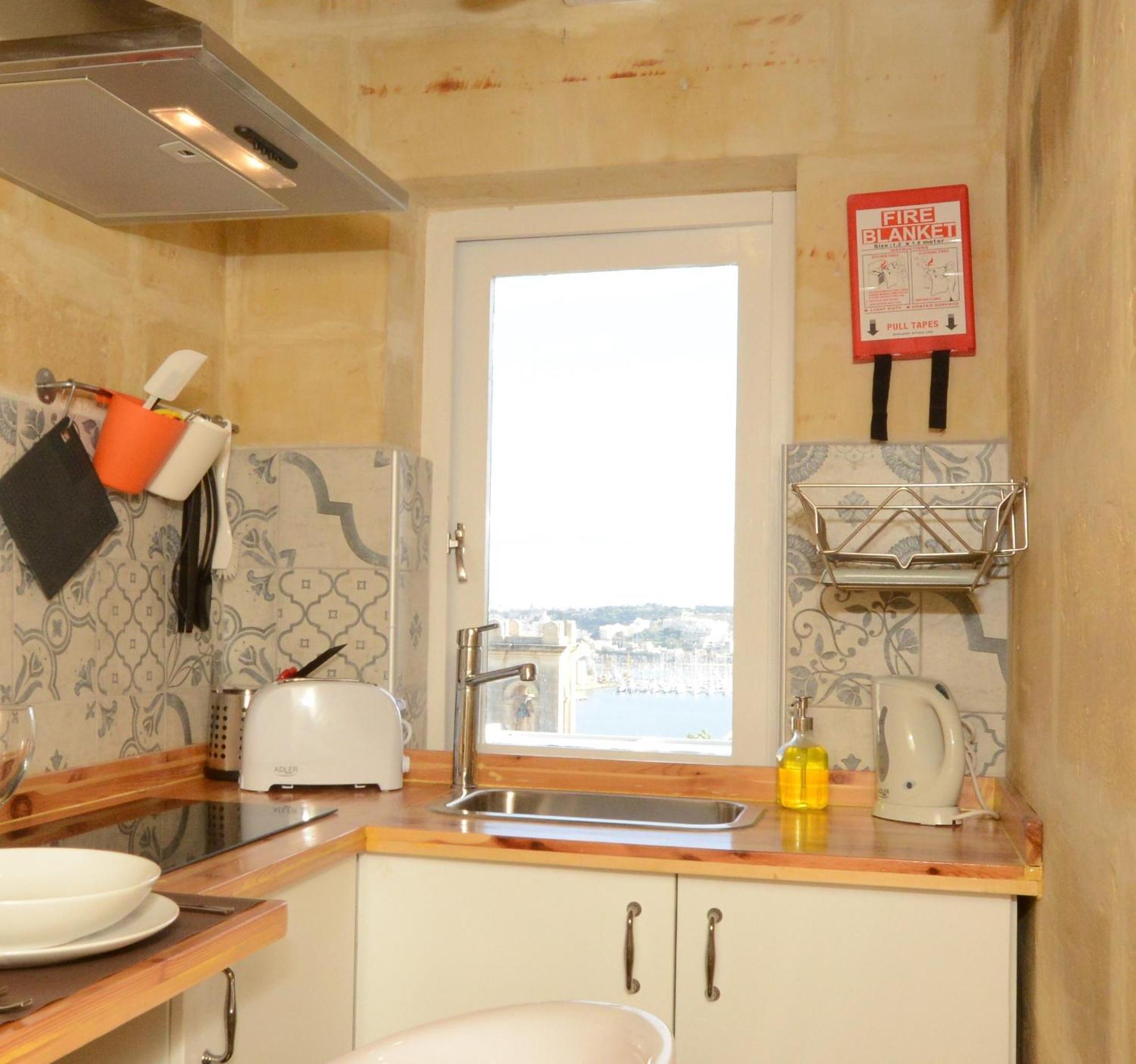 Paulos Valletta Luaran gambar