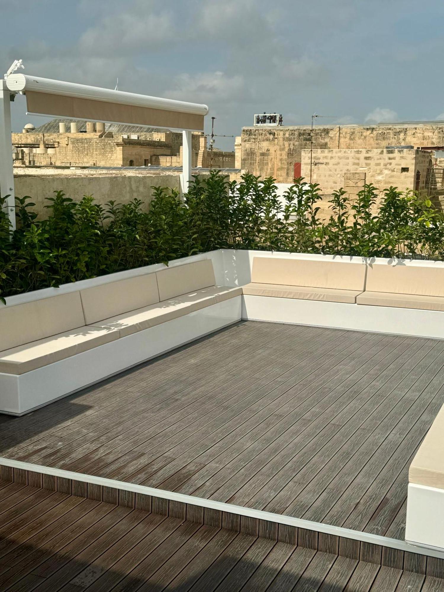 Paulos Valletta Luaran gambar