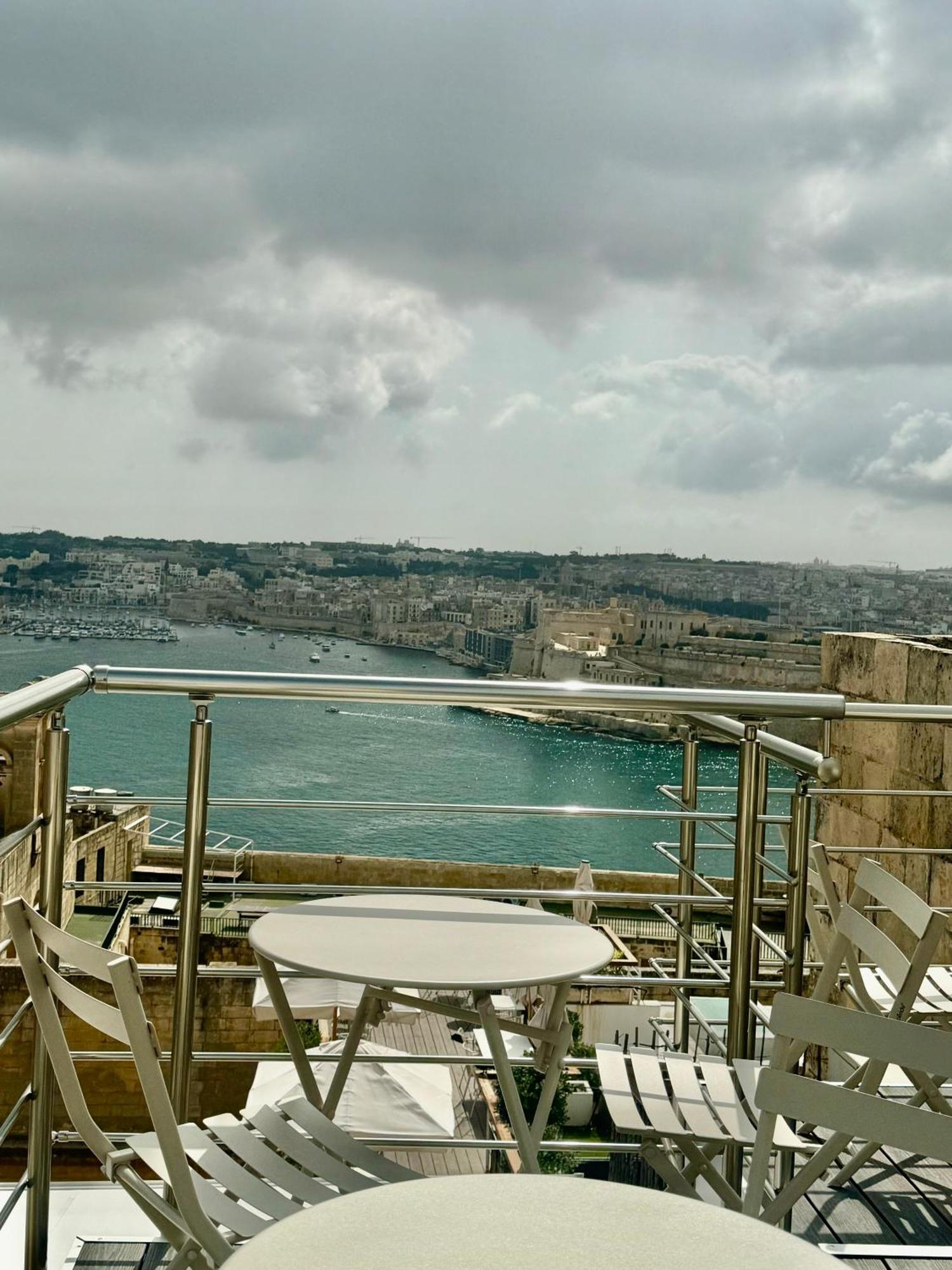 Paulos Valletta Luaran gambar