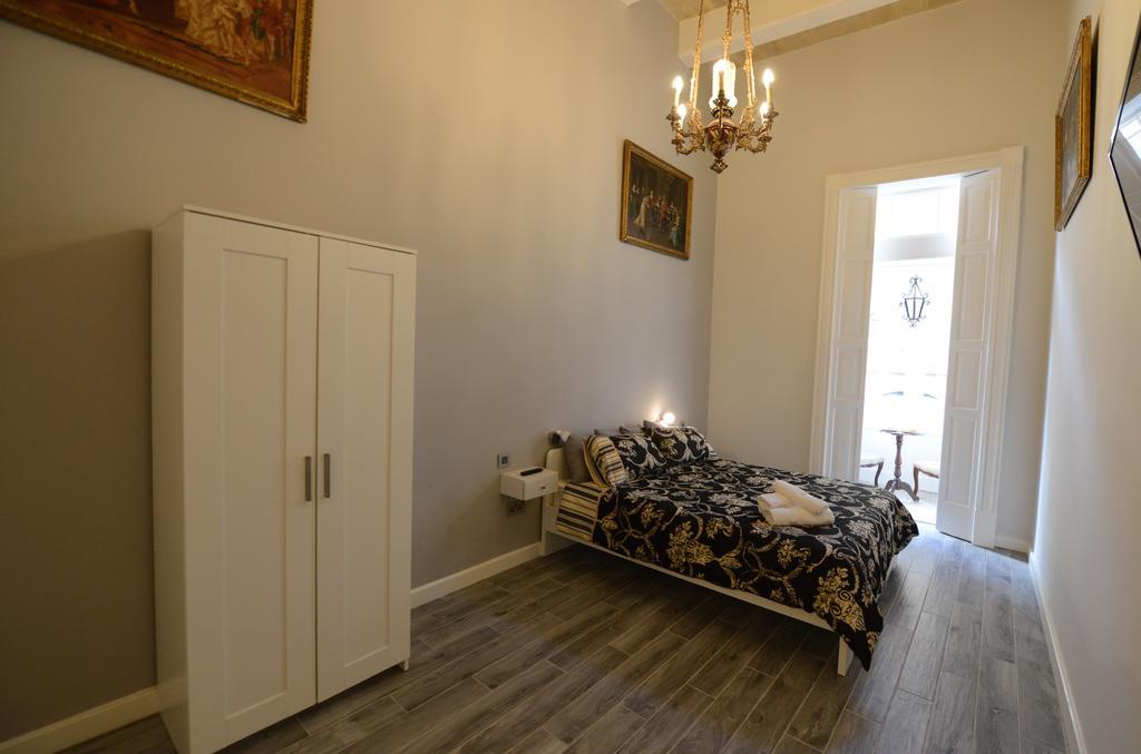 Paulos Valletta Luaran gambar