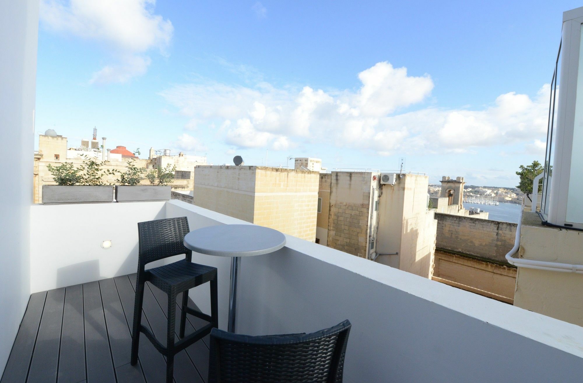 Paulos Valletta Luaran gambar