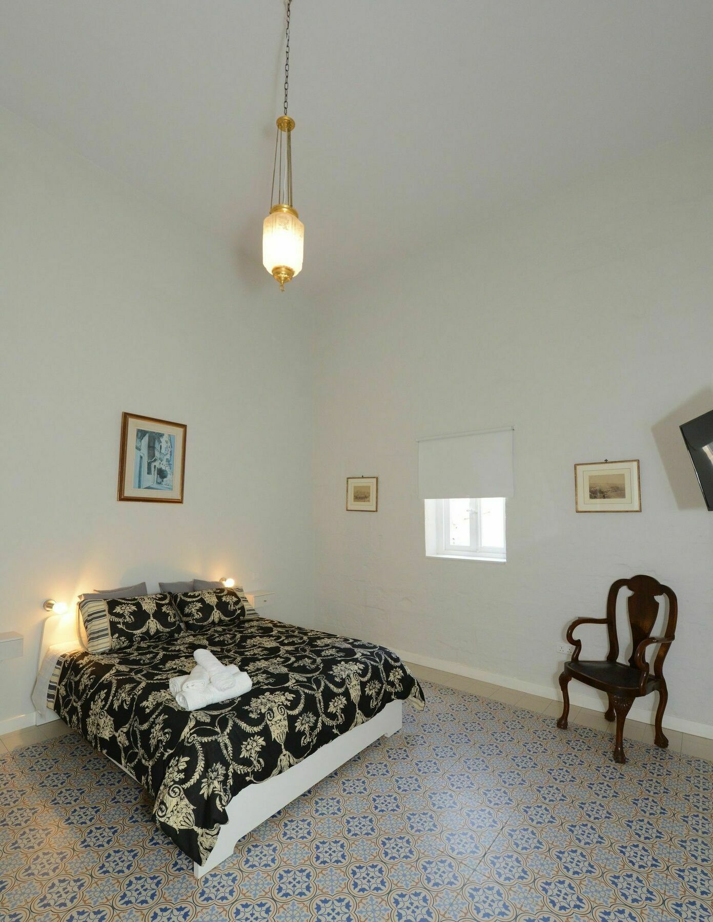 Paulos Valletta Luaran gambar