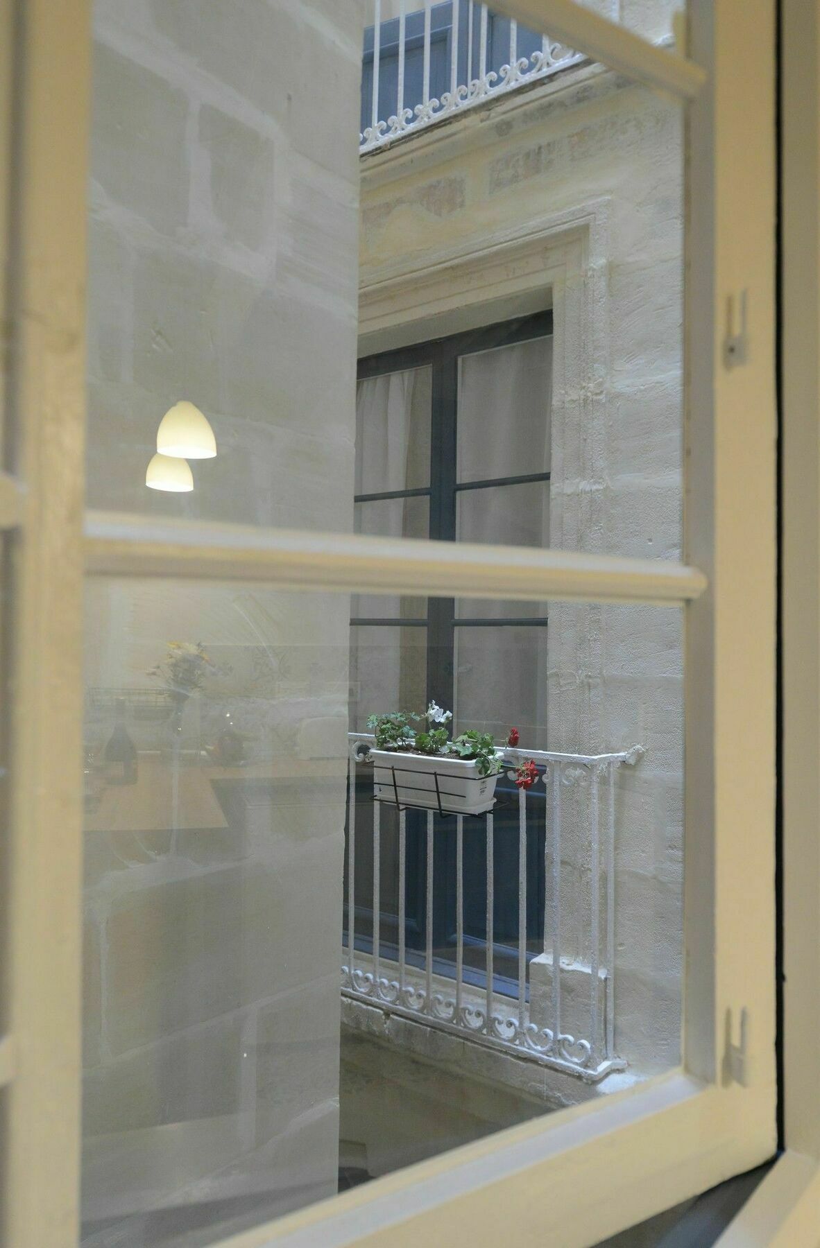Paulos Valletta Luaran gambar