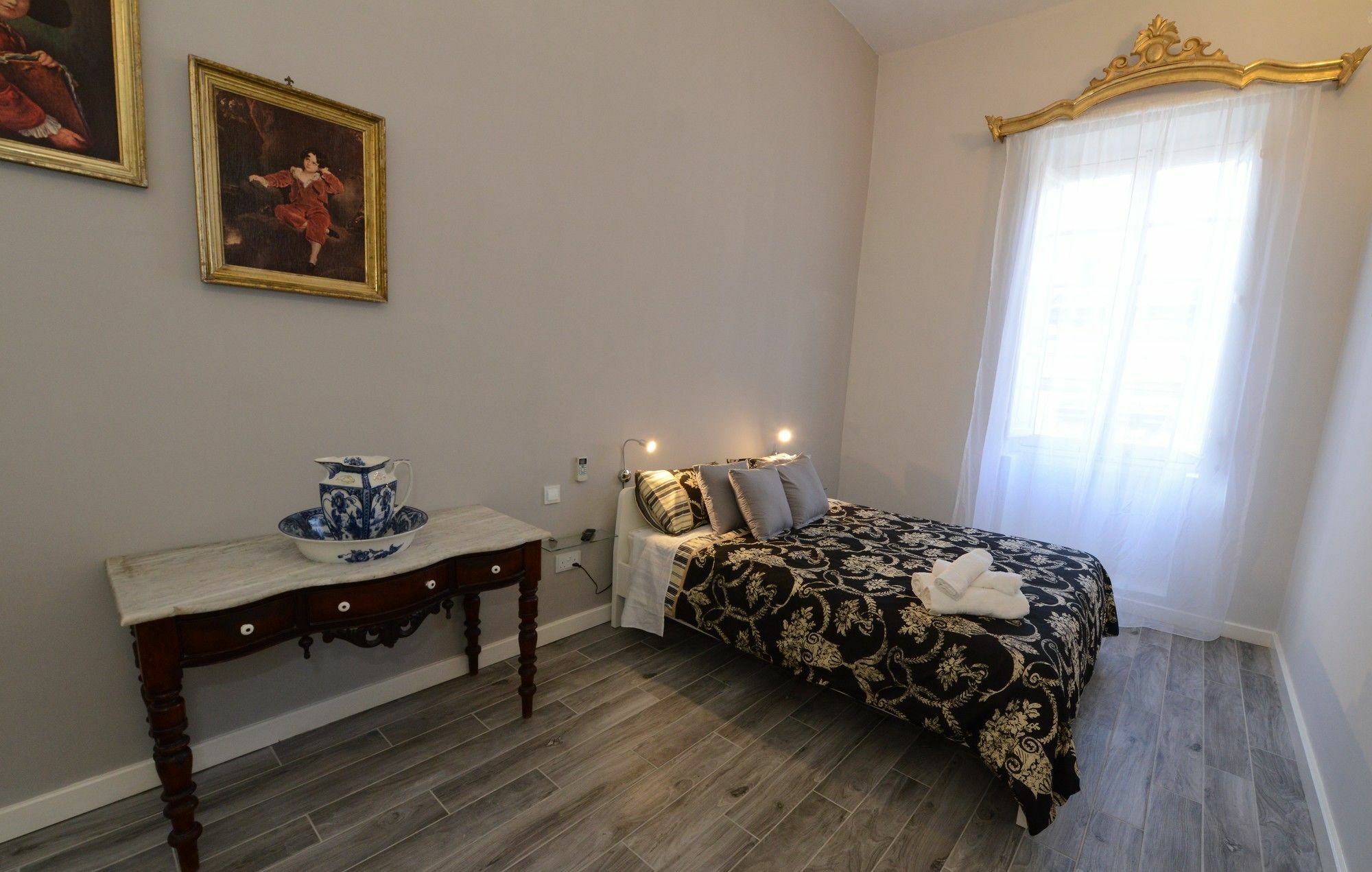 Paulos Valletta Luaran gambar